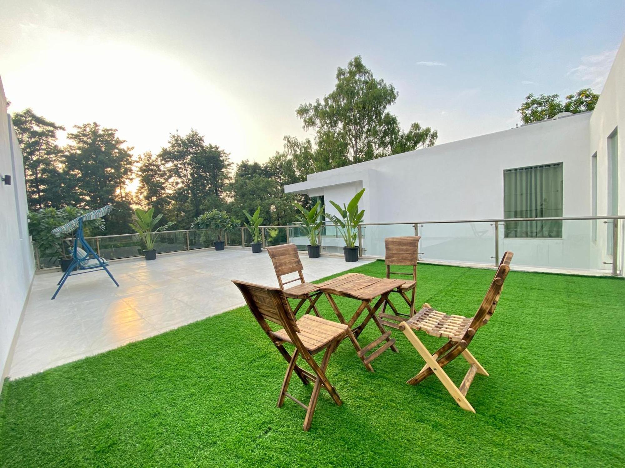 Karma Lakelands, Gurugram Gurgaon Exterior foto
